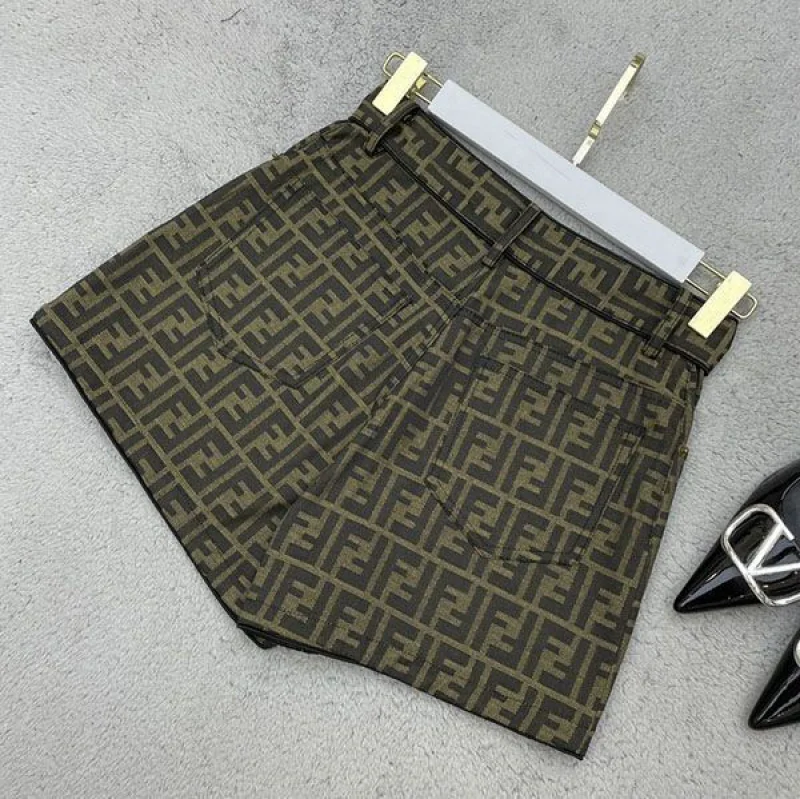日本未入荷 フェンダーチェ ロゴ スイム ショートパンツ コピー feu75423