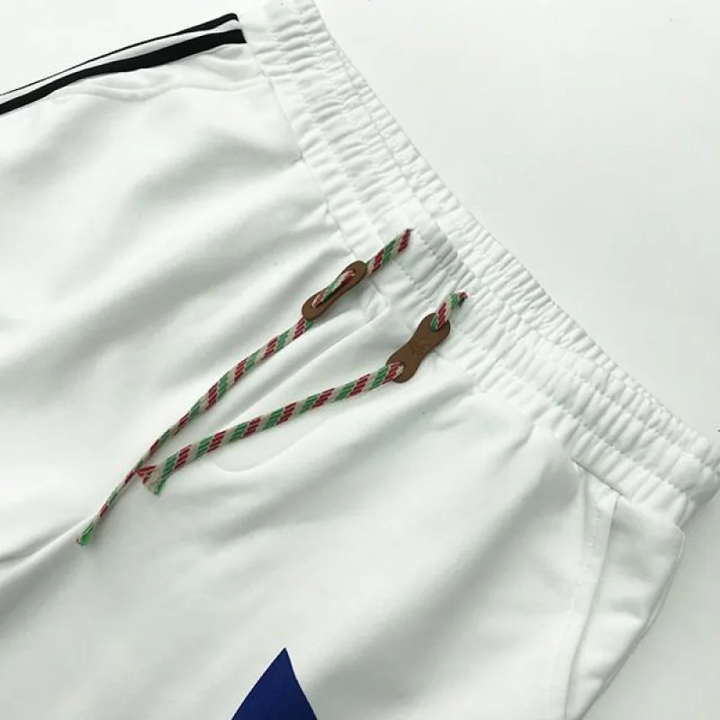 人気No1グッチ アディダス コピー トレフォイルグッチ刺繍ショートパンツ gul19394