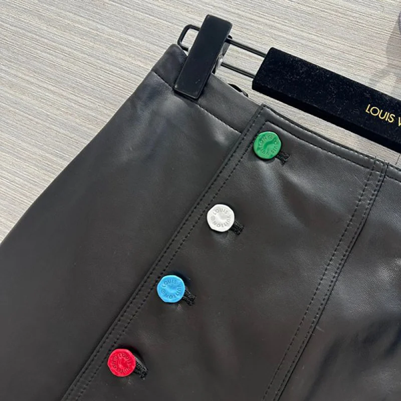 ☆チャンスは今しかない☆ ルイヴィトン ボタンレザースカート コピー 1AB7U
