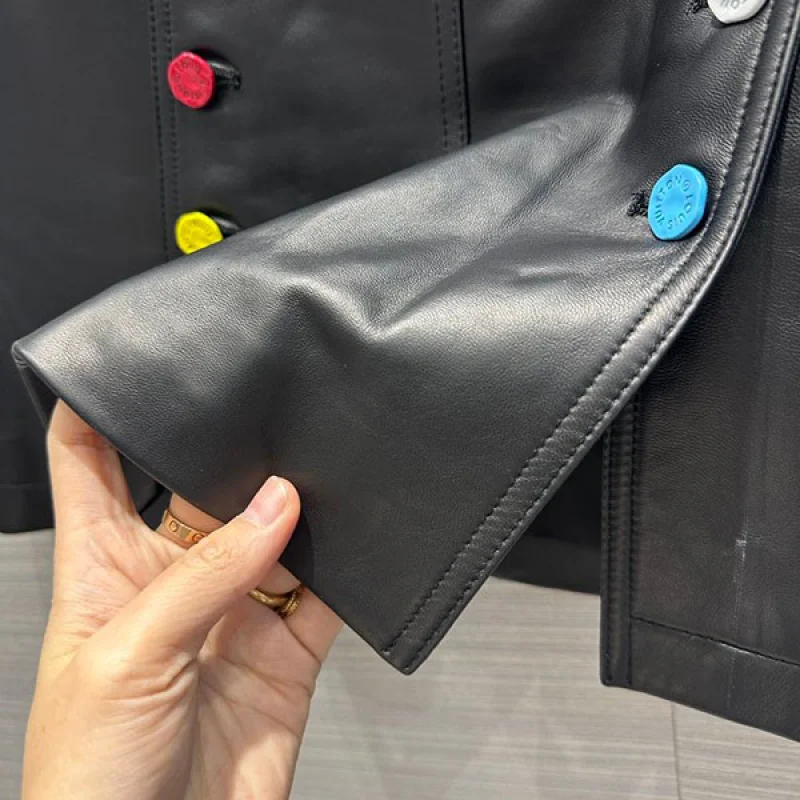 ☆チャンスは今しかない☆ ルイヴィトン ボタンレザースカート コピー 1AB7U