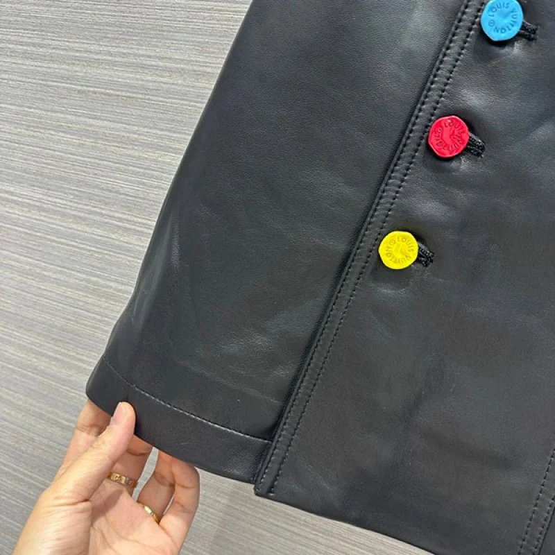 ☆チャンスは今しかない☆ ルイヴィトン ボタンレザースカート コピー 1AB7U