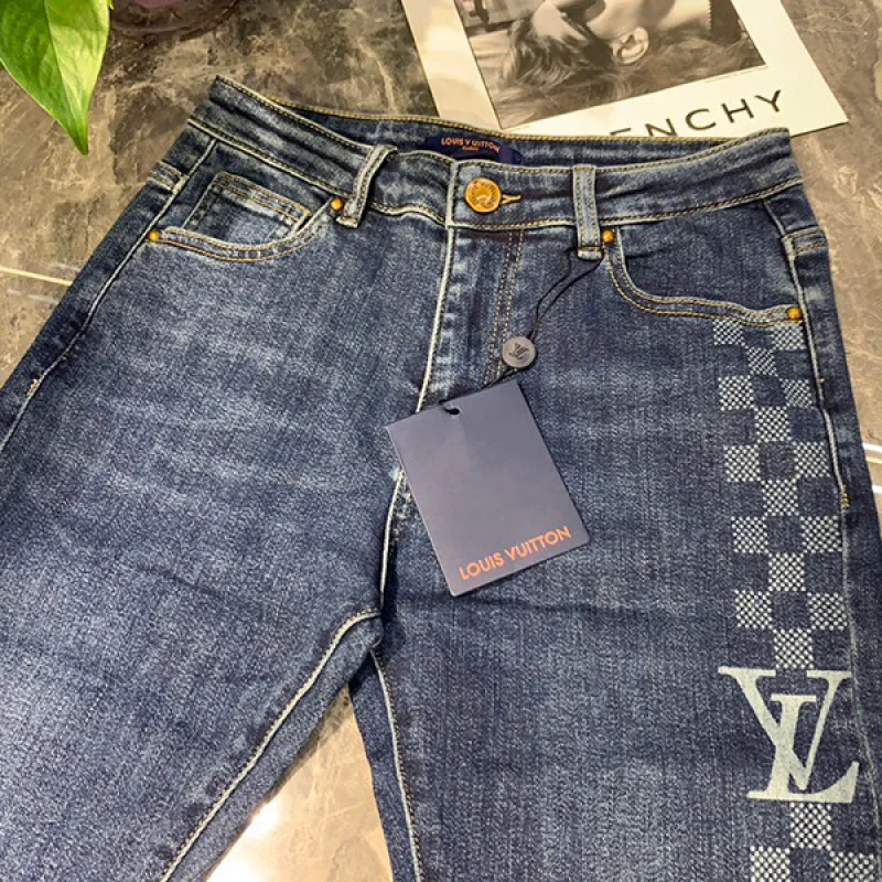 入手困難ルイヴィトン デニムパンツ コピー モノグラムパッチワーク vuw25745