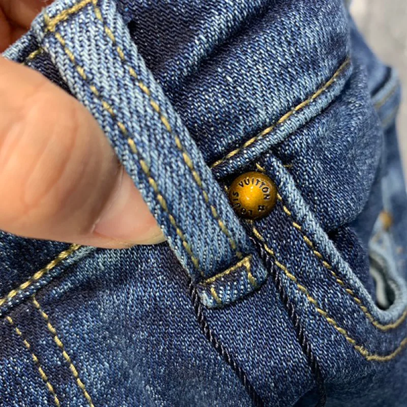 入手困難ルイヴィトン デニムパンツ コピー モノグラムパッチワーク vuw25745