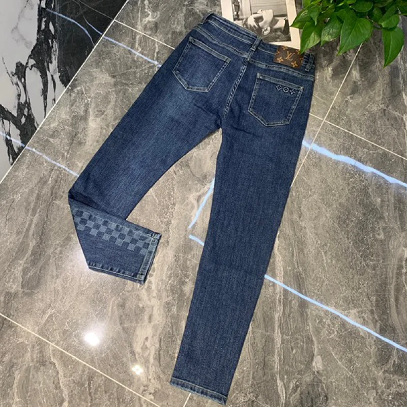 入手困難ルイヴィトン デニムパンツ コピー モノグラムパッチワーク vuw25745