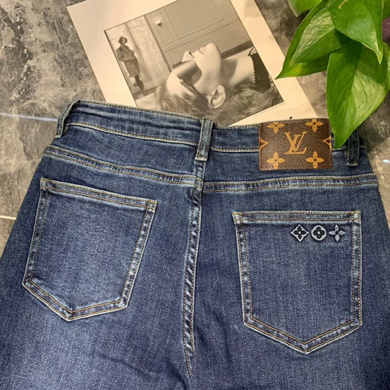入手困難ルイヴィトン デニムパンツ コピー モノグラムパッチワーク vuw25745