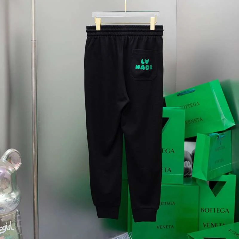 人気急上昇 ルイヴィトン nigo アスレチックパンツ パロディ 2色 vuz51790