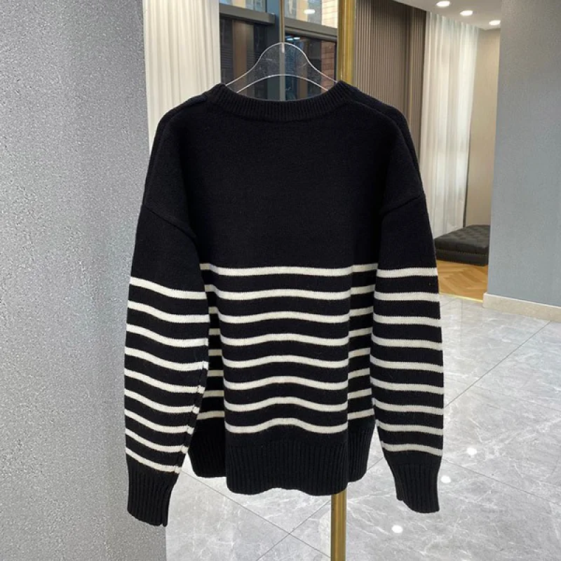 アミ パリス AMI DE COEUR クルーネック セーター 偽物 amf34705
