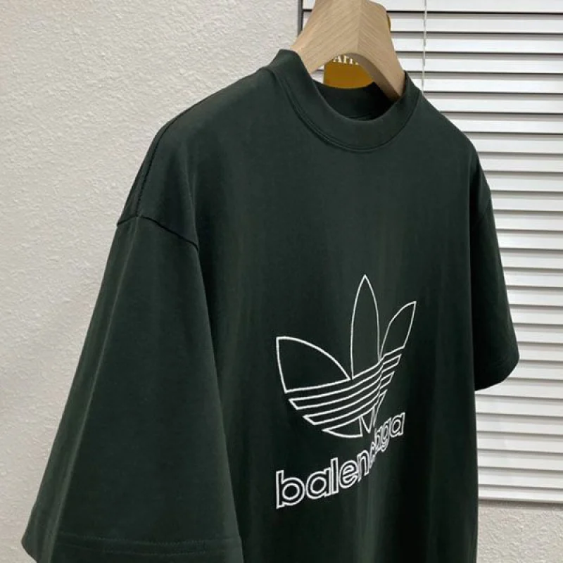 完売必至バレンシアガ アディダス コピー オーバーサイズTシャツ 723976TNVN81070