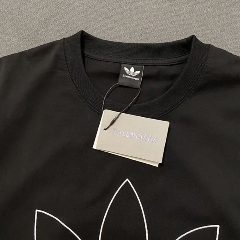 入手困難★BALENCIAGA×Adidas コピー★オーバーサイズ Tシャツ ブラック baa55722