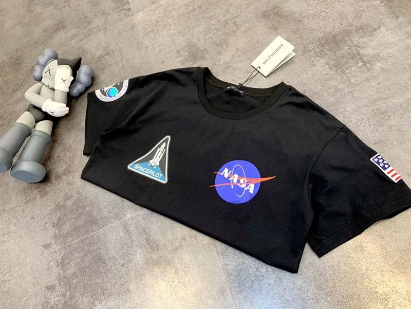 大人気!!新色バレンシアガ × NASA 偽物 スペース ロゴ Tシャツ ブラック bad10260