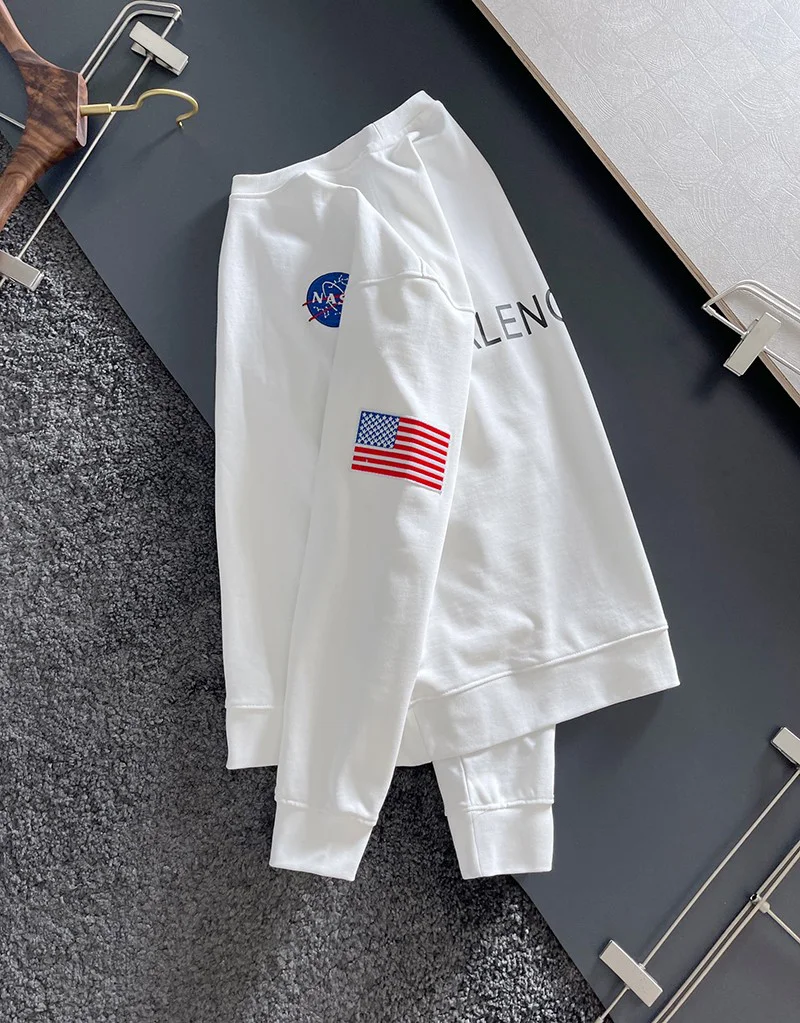 欲しい♡超限定♪バレンシアガ トレーナー コピー レギュラー クルーネック スペース NASA baf31586