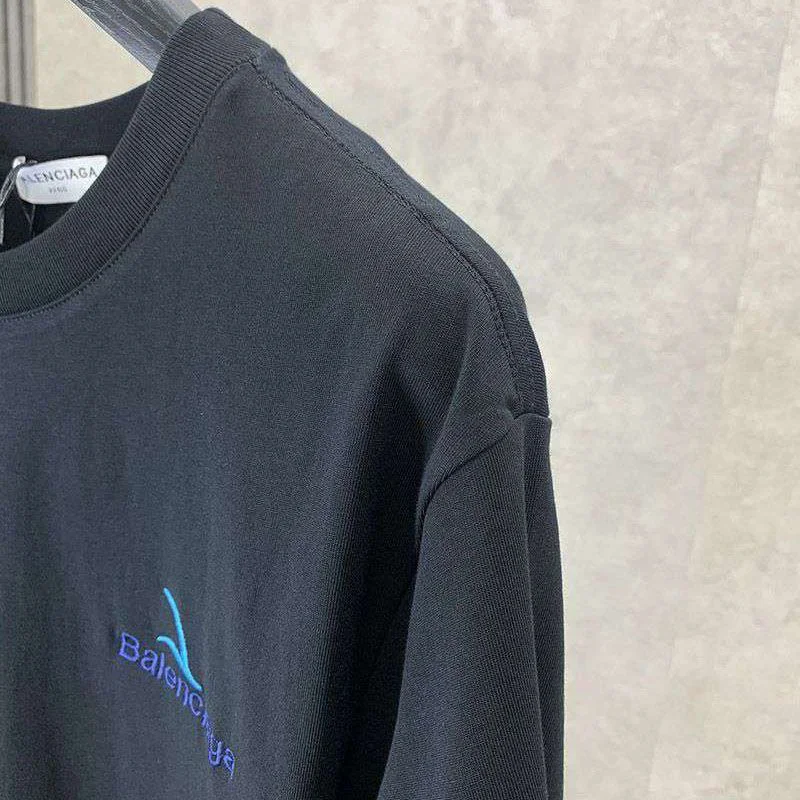 春もの新作バレンシアガ コピー クルーネックロゴ Tシャツ ブラック bah20545