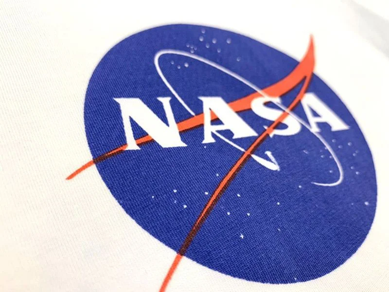 送料込バレンシアガ × NASA コピー スペース ロゴ Tシャツ ホワイト bah41099