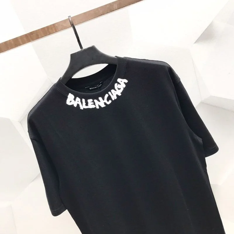 送料込バレンシアガ 偽物 ネックラインにプリントロゴ Tシャツ bah41762