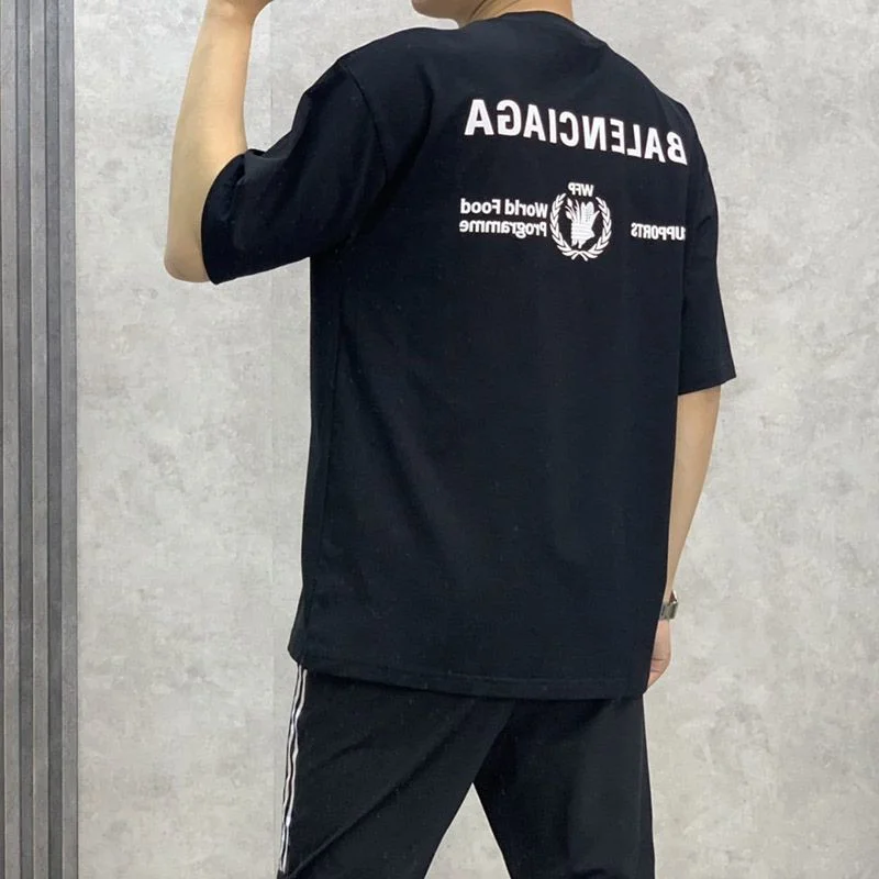 送料込バレンシアガ 偽物 WFP ミディアム Tシャツ ブラック bai24340