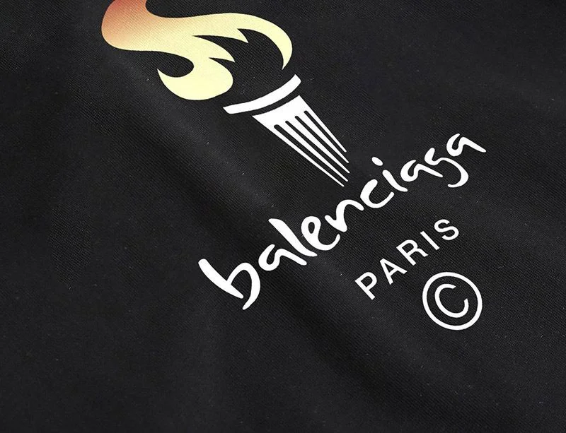 定番バレンシアガ クルーネック paris tシャツ 偽物 bal07391