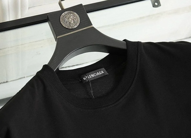 定番バレンシアガ クルーネック paris tシャツ 偽物 bal07391