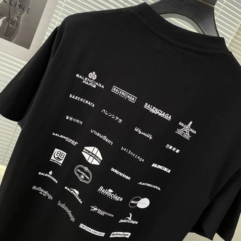 ★追跡付き発送で安心バレンシアガ コピー ロゴ オーバーサイズ Tシャツ 半袖 2色 baq50186