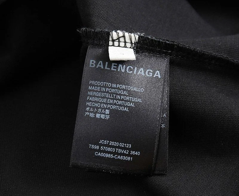 春もの新作バレンシアガ クルーネック Tシャツ 偽物 SACRE COEUR ブラック bar35088