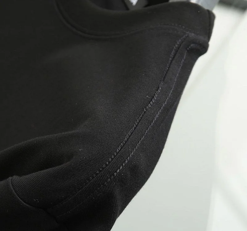 春もの新作バレンシアガ 偽物 メールボックスモノグラムプリント Tシャツ ブラック bas23660