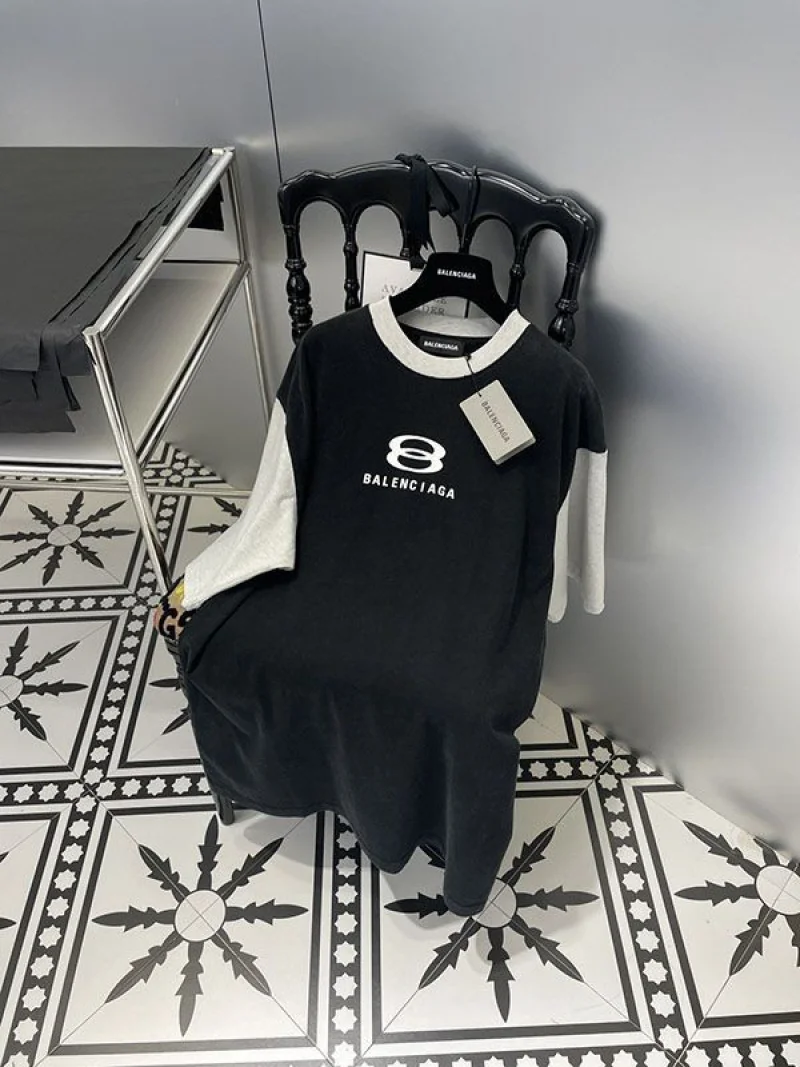 超希少!【バレンシアガ】ユニセックス 半袖 ロゴ Tシャツ コピー bau57176