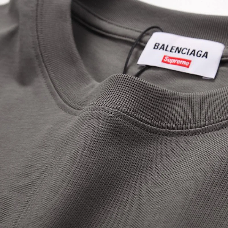 バレンシアガ シュプリーム コラボ コピー ロゴ Tシャツ bau82062