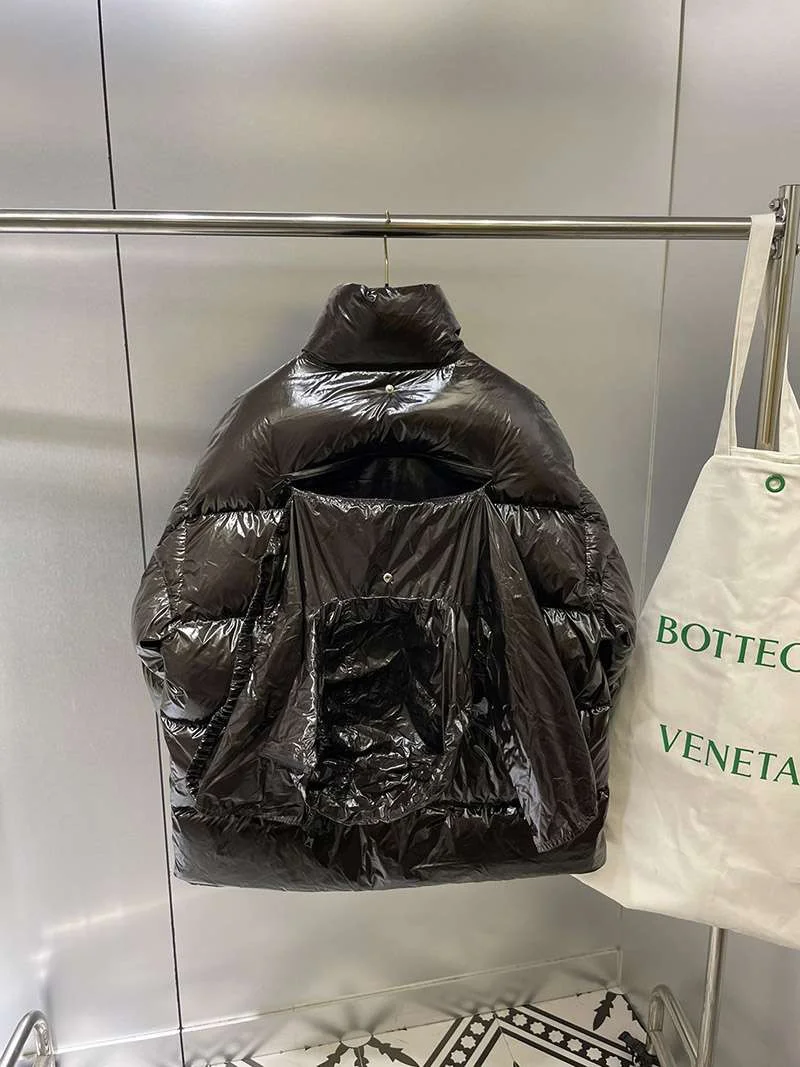 人気No1 ボッテガヴェネタ ダウンジャケット 偽物N級品 bot69926