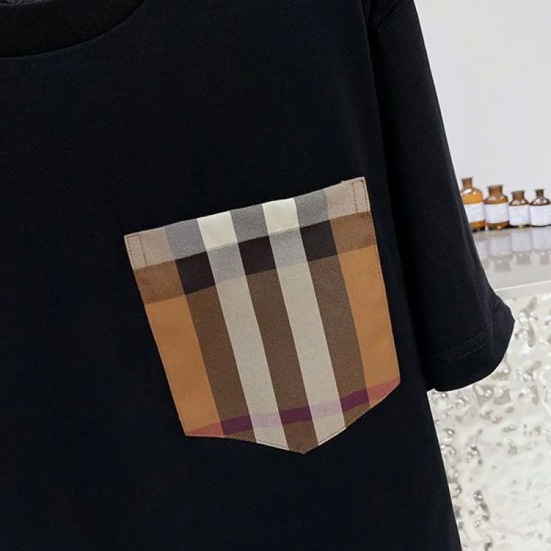 送料込【バーバリー コピー】ポケットディテール オーバーサイズTシャツ Bab66152