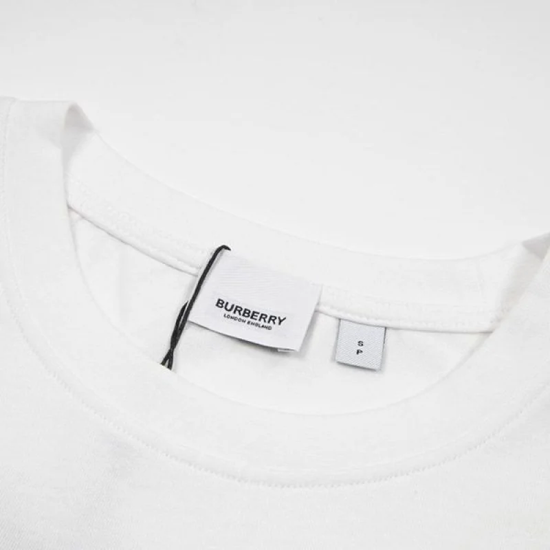 超話題!バーバリー Tシャツ 偽物 クルーネック 半袖 ロゴ Bah82112