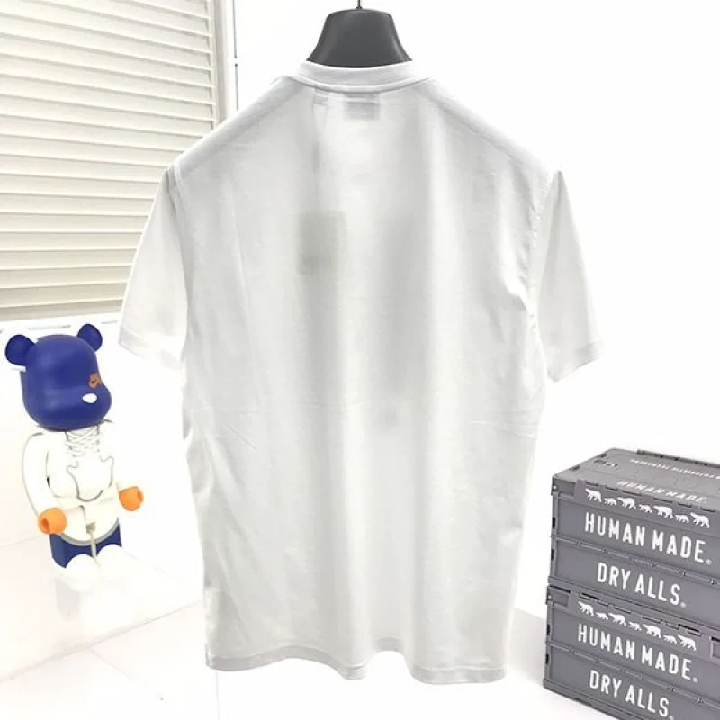 一目惚れ♪バーバリー ラベルアップリケ コットン Tシャツ 偽物 Bak09233