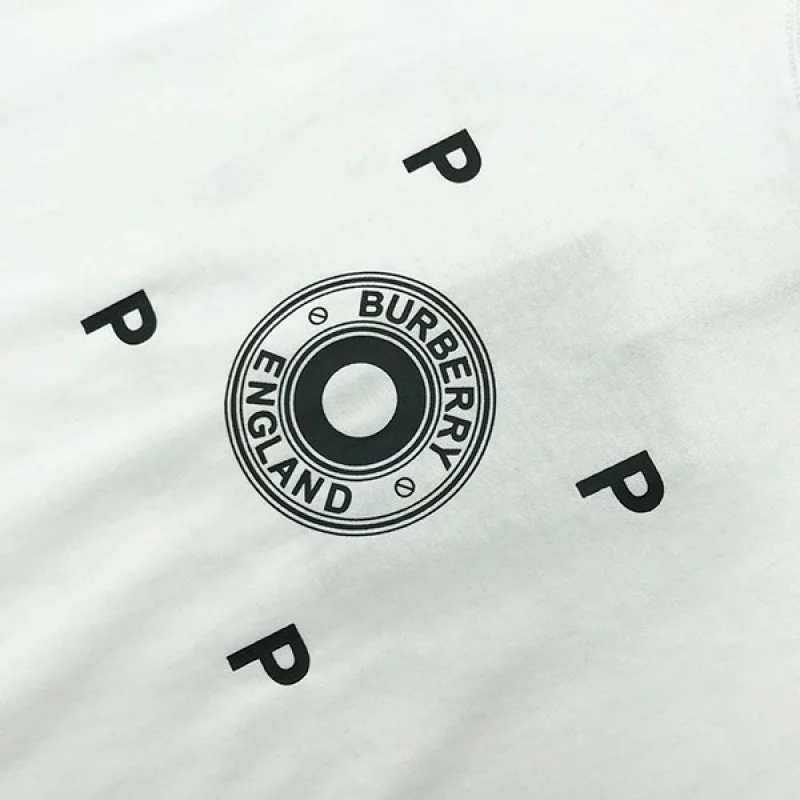 大人気!バーバリー x Pop Trading Company Tシャツ 偽物 Bal01407