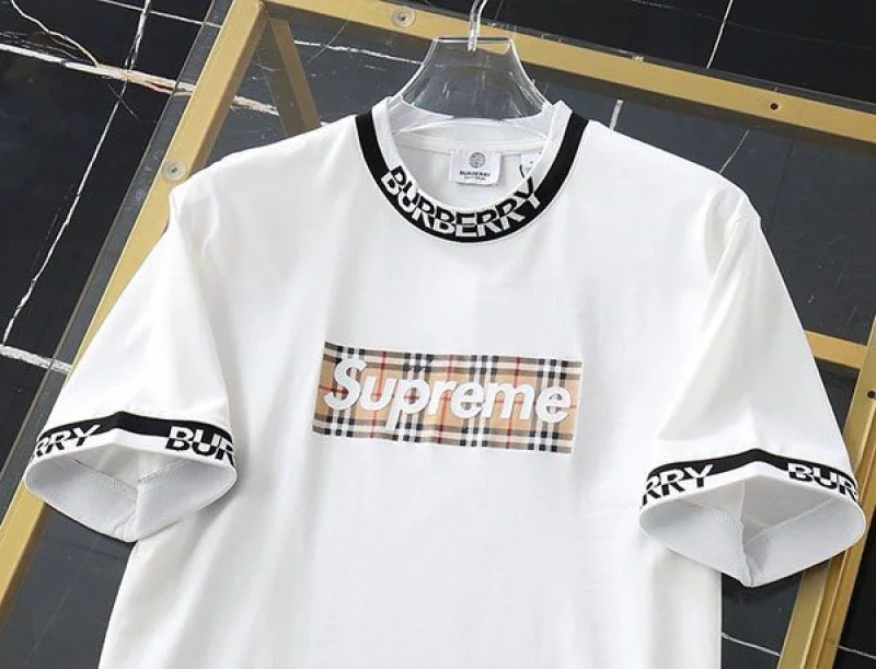 累積売上総額第1位!シュプリーム × バーバリー ボックスロゴ 偽物Tシャツ Bar68239