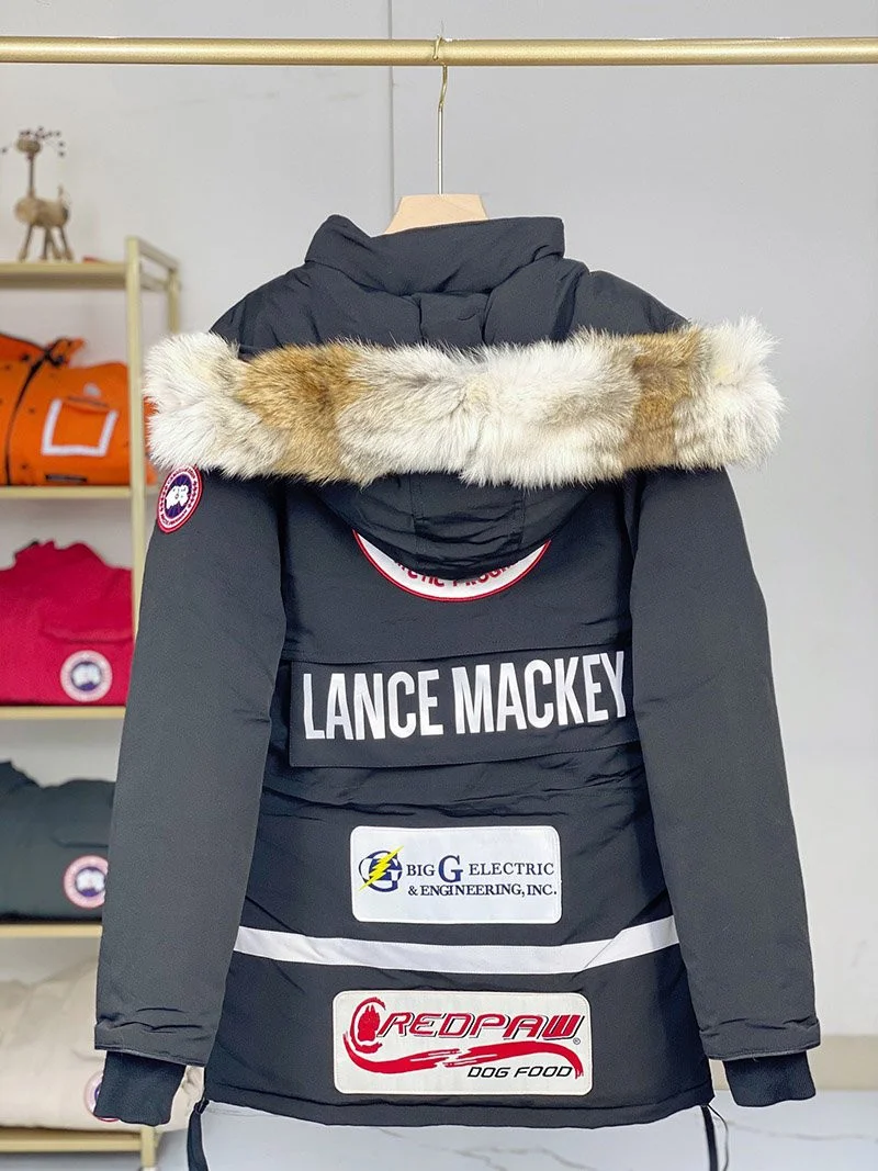大人気!カナダグース Lance Mackey ワッペン付きダウンジャケット コピー コートブラック Cag18153