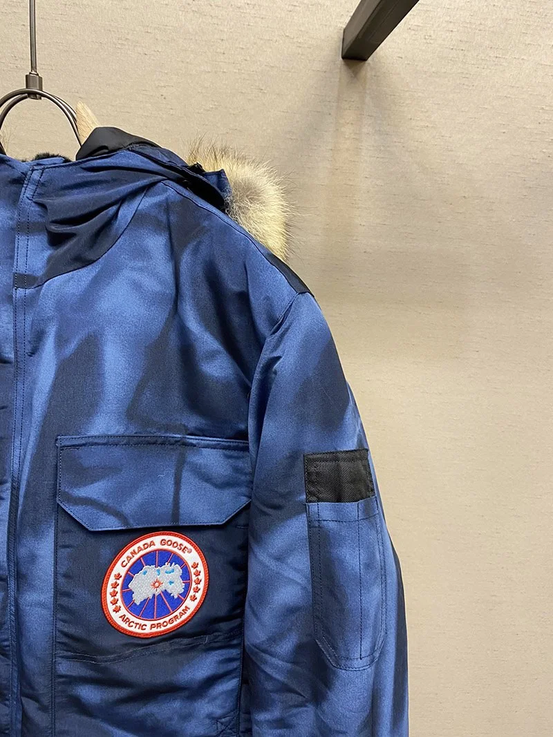 追跡付き発送 カナダグース*EXPEDITION*エクスペディション*フュージョン 偽物 Caj12594