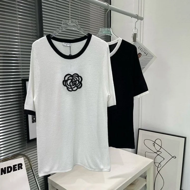 人気急上昇シャネル カメリア ロゴ Tシャツ コピー 2色 shc43233