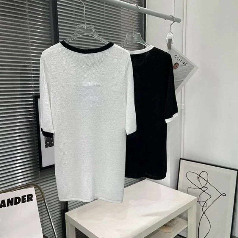 人気急上昇シャネル カメリア ロゴ Tシャツ コピー 2色 shc43233