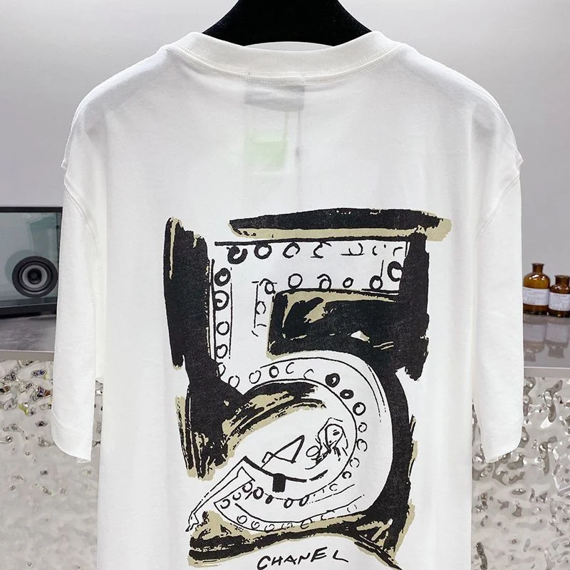 目を惹くカラーシャネル Tシャツ プリント プレタ クルーズ 新作 半袖 コピー shd05008
