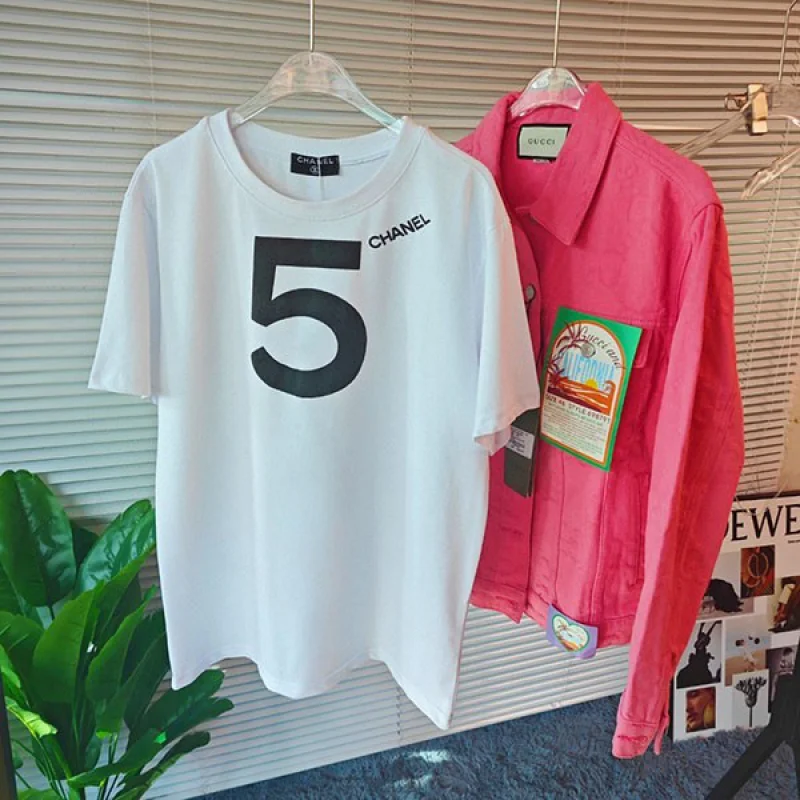 【カジュアルコーデにピッタリ♪】シャネル Tシャツ 偽物 半袖 shv01442