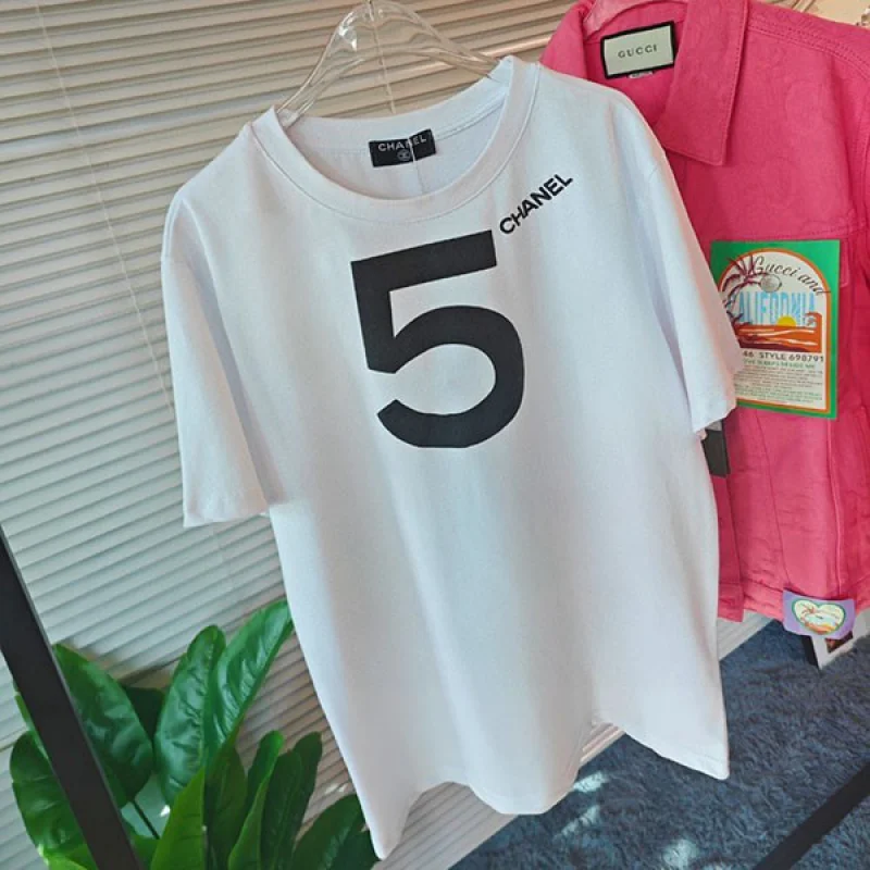 【カジュアルコーデにピッタリ♪】シャネル Tシャツ 偽物 半袖 shv01442