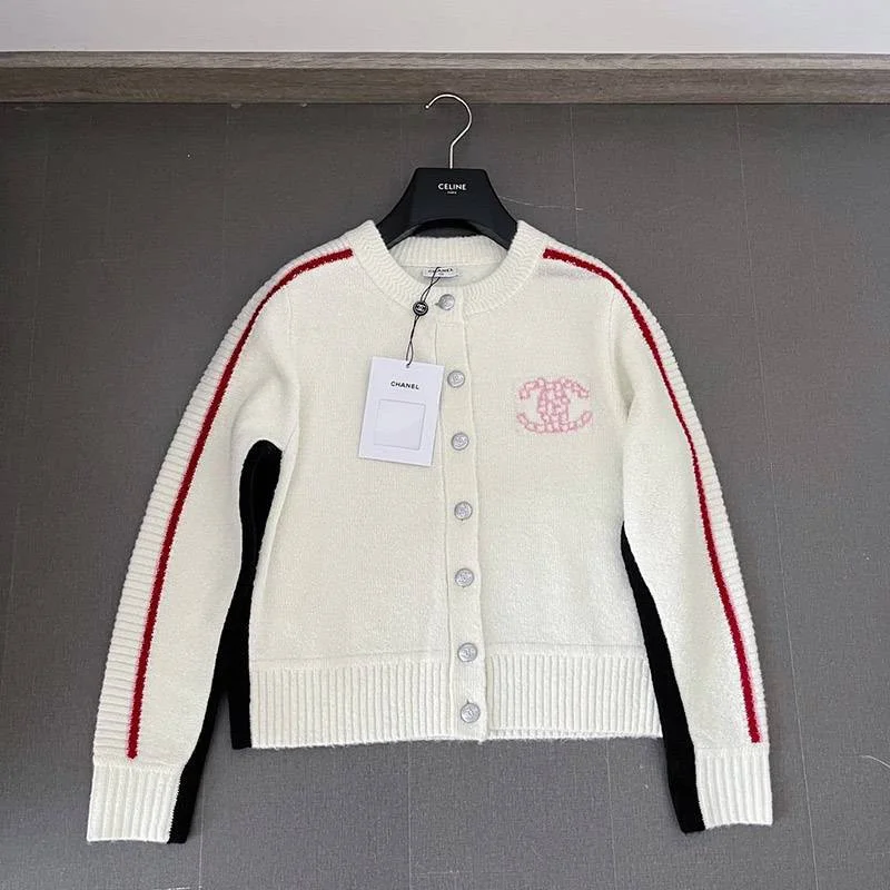 欲しい♡超限定♪《21AW》シャネル カーディガン コピーボタン COCO ロゴ shw14048
