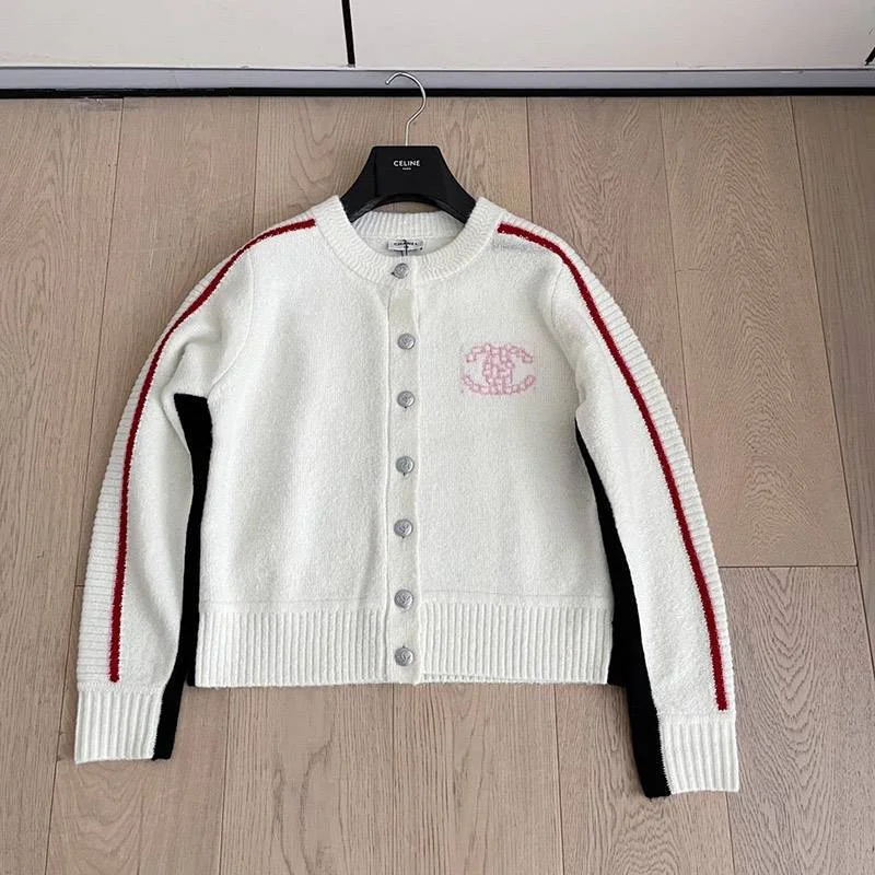 欲しい♡超限定♪《21AW》シャネル カーディガン コピーボタン COCO ロゴ shw14048