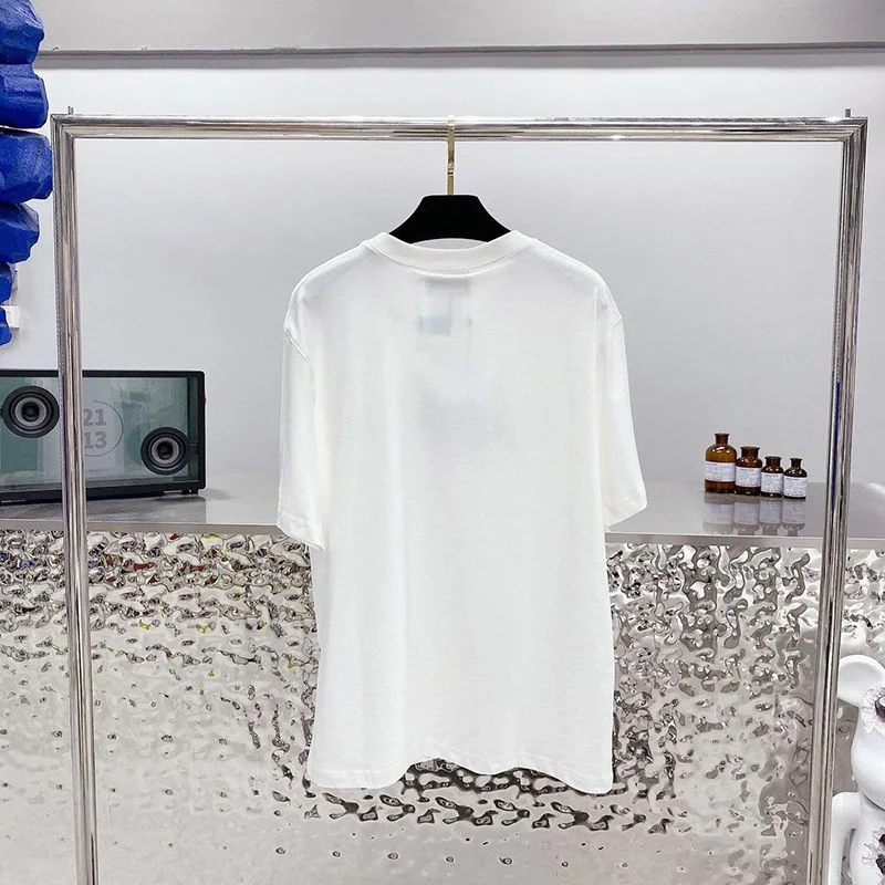 《22CR★》シャネル Tシャツ 偽物 プリント プレタ クルーズ 新作 半袖 2色 shw83073