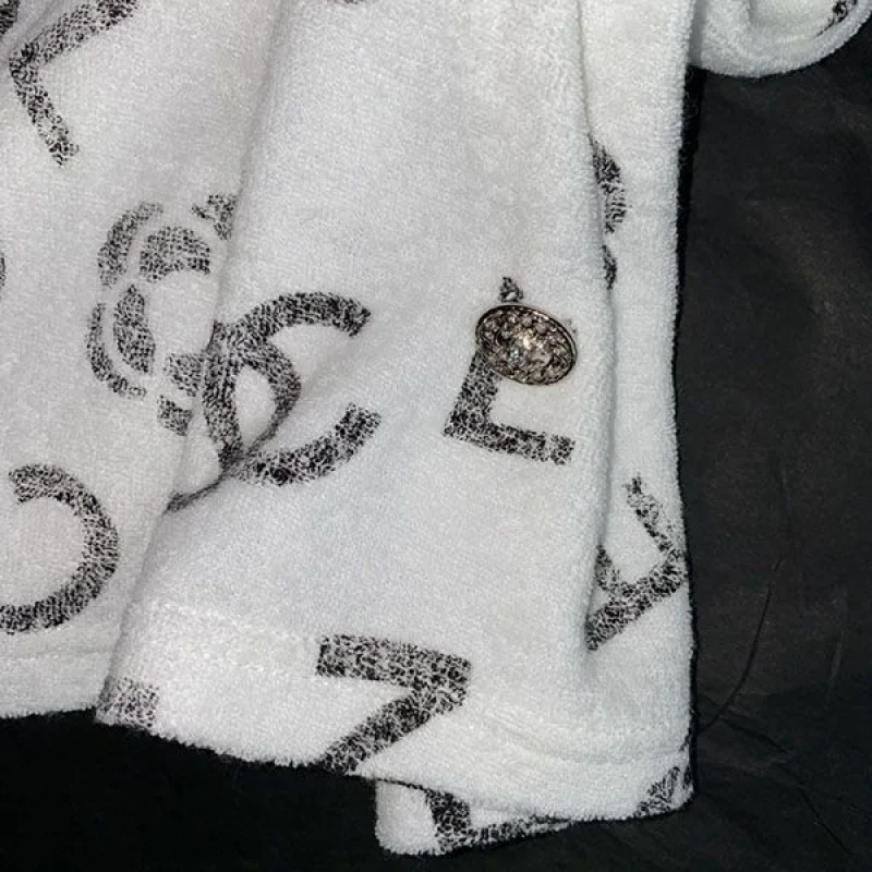 100%実物写真!シャネル ロゴ Tシャツ& ショーツ 上下セット コピー shz83729