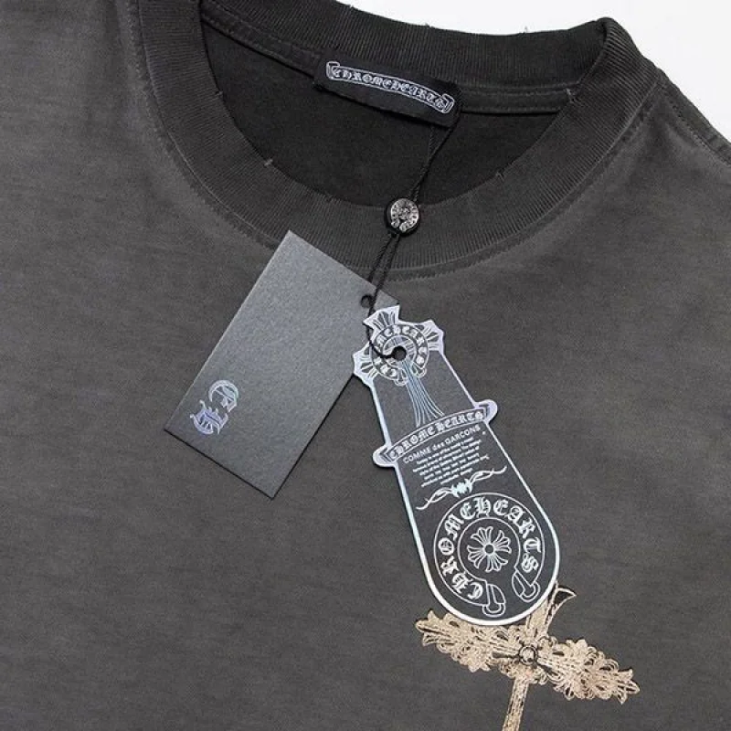 クロムハーツ 偽物ホースシュー バックプリントTシャツ Kua68010