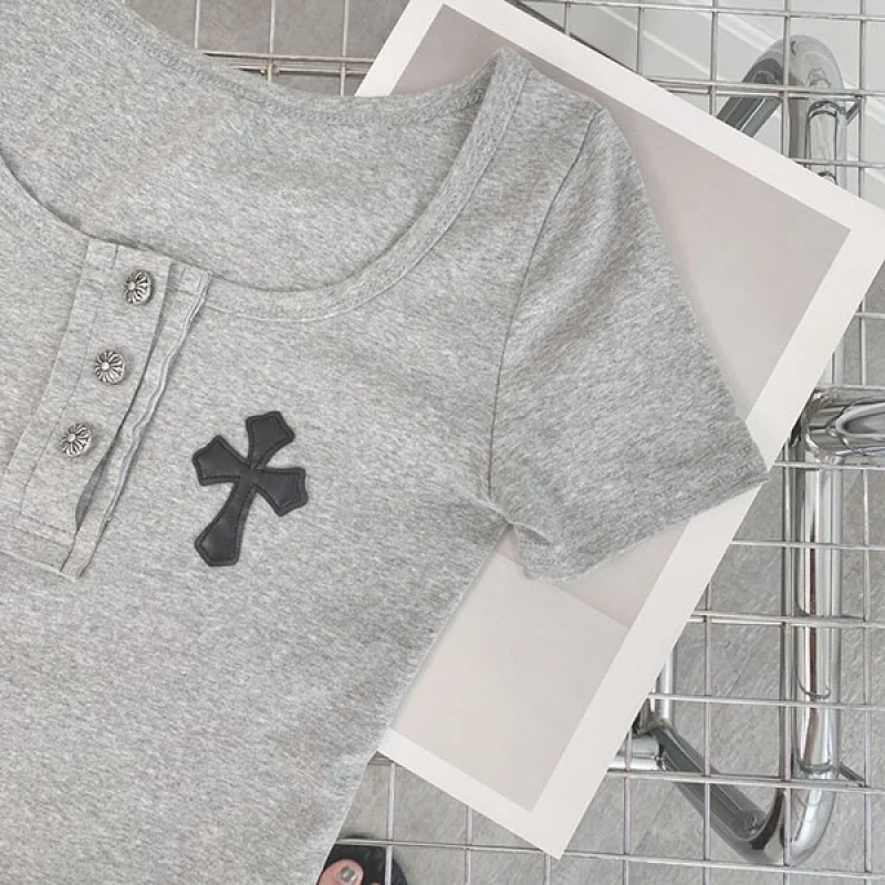 完売必至 クロムハーツ 偽物 クロス セメタリー Tシャツ Kue04006