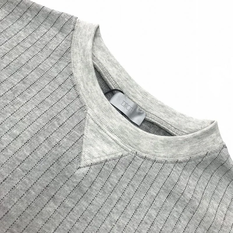 目を惹くカラー【ディオール】オーバーサイズ ディオールアトリエ Tシャツ コピー deq62432
