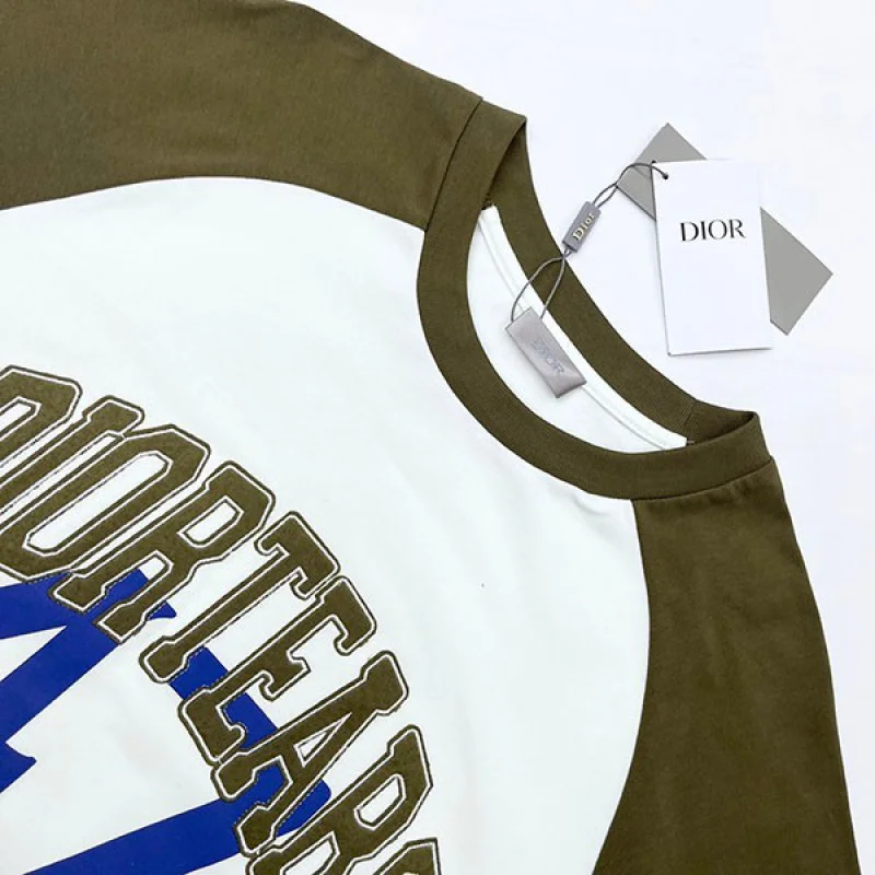 注目★ディオール ティアーズ 偽物 47ロゴ プリント Tシャツ der57935