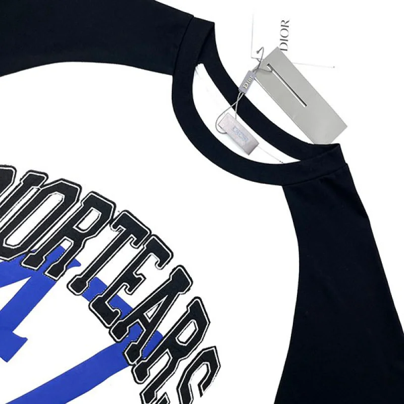 入手困難 ディオール ティアーズ コピー 47ロゴ プリント Tシャツ det80942