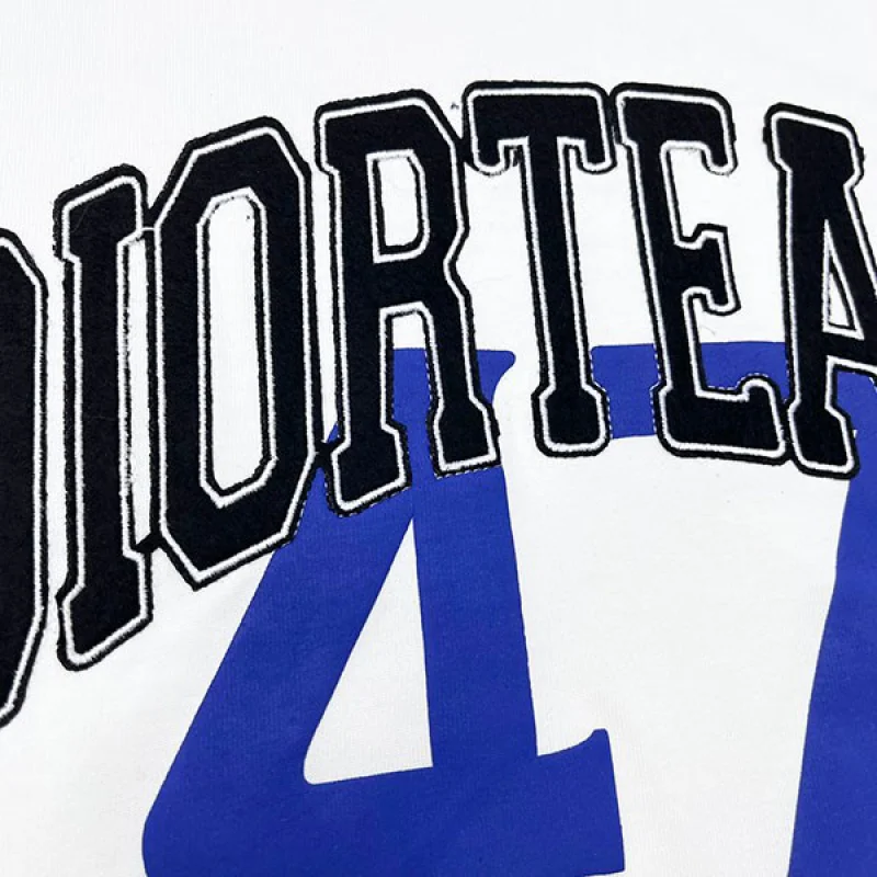 入手困難 ディオール ティアーズ コピー 47ロゴ プリント Tシャツ det80942