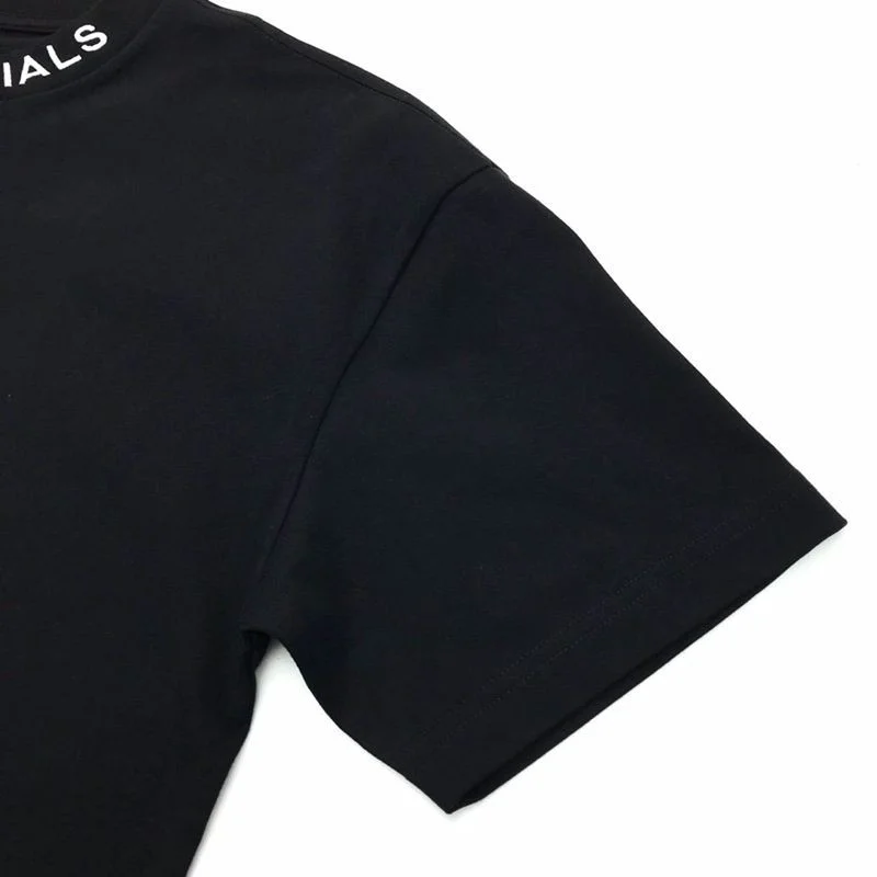 入手困難Fear of God【エッセンシャルズ 偽物】キッズ半袖ロゴ入りTシャツ fee59283